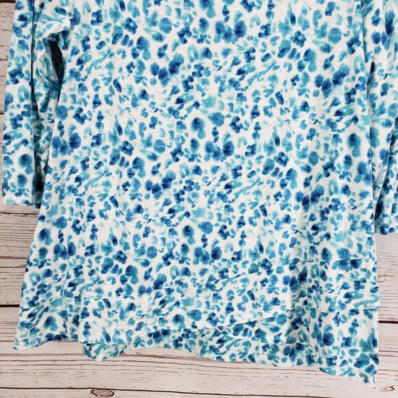 Chico's Women's Cool Animal Print Crossover Tee Size 2 - Picture 3 of 14